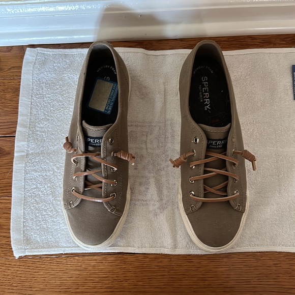 Sperry size 7.5 Crest Vibe Canvas Sneakers - Picture 2 of 3